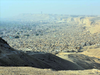 الزحف العمرانى «يخنق» أموات زاوية سلطان بـ«المنيا»