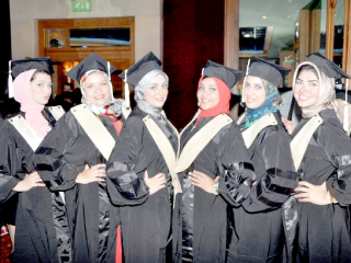 وزيرا النقل والتعليم العالى يحتفلان بخريجى الأكاديمية العربية