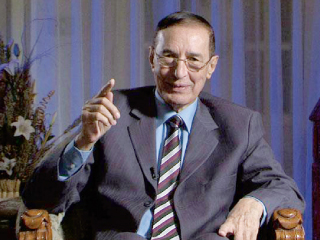 مراسل الإذاعة الحربى يسرد شهاداته وما رآه على الجبهة من شجاعة الجنود