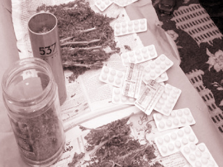 «مخدرات ومنشطات جنسية» هدايا المرشحين للناخبين