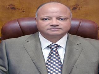 التدخل السريع ينقذ سيدة من السرقة بالإكراه بالخليفة