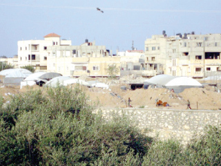 القوات المسلحة تحارب «الإرهاب» فى سيناء بـ«التنمية»