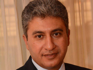 «مصر للطيران» تبحث آلية تخفيض الانبعاثات