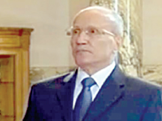 العصار والسفير الأمريكى يتفقان على استئناف تصنيع الدبابات فى مصر