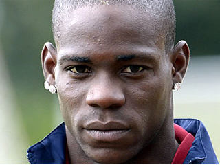 ليفربول يفاوض هداف البريمييرليج.. ويدرس مصير بالوتيلى