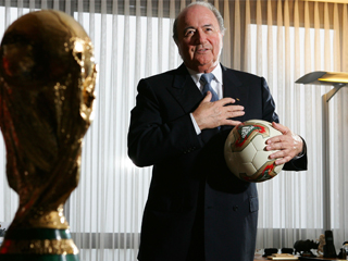 الفيفا يغلق الباب على 8 مرشحين لخلافة بلاتر