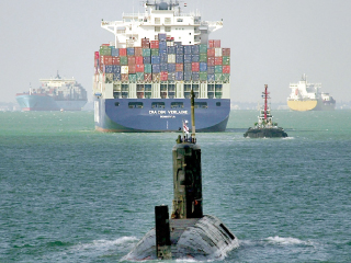 13114 سفينة تعبر قناة السويس خلال 9 أشهر