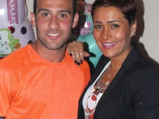 زوجة الحضرى تحتفل بعيد ميلاد لاعب الشرطة