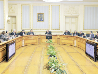 إسماعيل يقر زيادة ميزانية مجمع الأميرية واللائحة التنفيذية لقانون الخدمة  المدنية