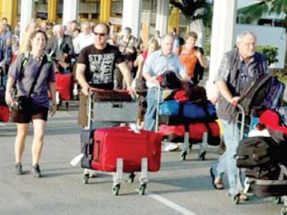 «مطار القاهرة» ينفى  تركيب   أجهزة جديدة لفحص الحقائب