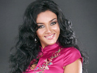 هبة الأباصيرى: أستعد للموسم الثانى من «السم فى العسل».. وبعض البرامج تهين الضيف