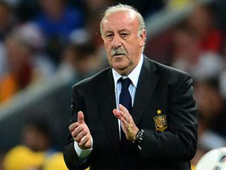 ديل بوسكى يعترف: حاولنا إقناع ميسى باللعب لإسبانيا