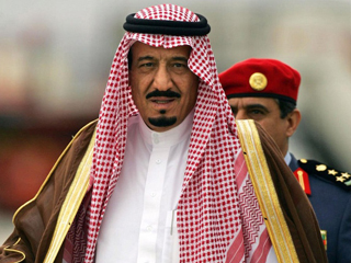 الملك سلمان يوجه الخطوط السعودية بمواصلة رحلاتها إلى شرم الشيخ