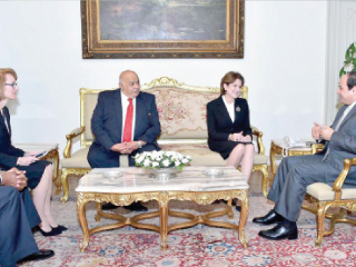 الرئيس يشيد بالتعاون العسكرى مع الشركة المصنعة لطائرات «إف 16»