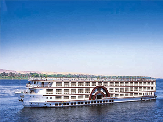 ميناء الإسكندرية يستقبل  أكبر سفينة سياحية لعام 2015