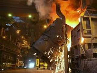 شركات الحديد والأسمنت تطالب بتأجيل رفع أسعار الطاقة