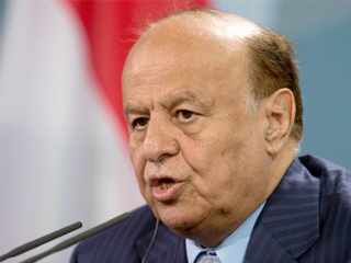 للمرة  الثانية هادى فى عدن.. والحوثى يفجر الجسور وممرات المياه