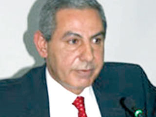 شركات الحديد والأسمنت تطالب الحكومة بتأجيل رفع أسعار الطاقة لمواجهة الخسائر