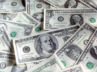 طرح عطاء دولارى استثنائى خلال أيام لمواجهة السوق السواء