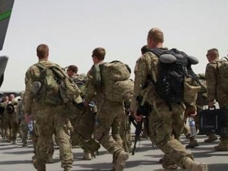 للمرة الأولى.. التحالف الدولى يقصف معسكرا للجيش السورى