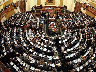 شعلان نائب كفر الدوار: الحكومة تسببت فى توقف أعمال تطوير مصانع الغزل والنسيج