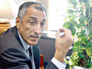 «المركزى» يطرح أذون خزانة لسداد مستحقات قطر