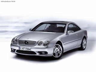 مرسيدس تحتفل بلقب بطولة العالم للفورمولا 1 مع إصدار خاص من سيارة A 45 4MATIC