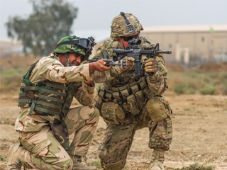 العبادى يوافق على إنزال قوات أمريكية فى العراق