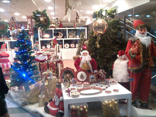 تقاليع هدايا 2016 النسائية «الأحمر سيد الموقف»