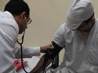 قوافل طبية لسجون 15 مايو وبرج العرب  وأقسام شرطة بنى سويف