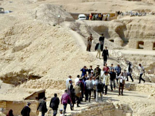 الدماطى: كشف أثرى فى «تل دفنة» لمخلفات بركانية ضربت اليونان