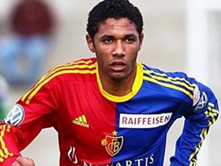 الننى يتقاضى 60 ألف استرلينى أسبوعيا مع أرسنال