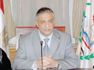 بدر وفهمى يبحثان خطة تطوير منظومة المخلفات البلدية