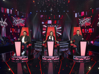 نانسى تحتضن متسابقًا وكاظم يغنى لطفلة وتامر يرقص الـ«الدبكة» بـ The Voice Kids