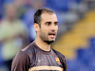 جوارديولا يضع فيدال ضمن أولوياته مع فريقه الجديد