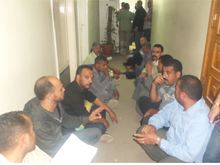 «روزاليوسف» تنقل مآسى «المطرودين» من رحمة «وزير الإسكان»