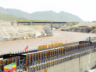 وفد خبراء السدود المصرى فى اثيوبيا لحسم أزمة «البوابات»