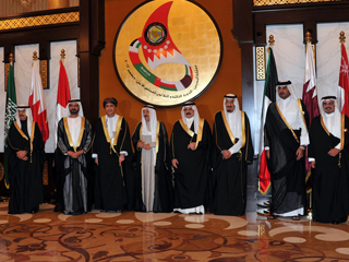 «مجلس التعاون» يعتزم تعليق الاتفاقيات الأمنية والعسكرية مع إيران