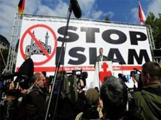 الأزهر فى أحدث تقاريره: تصاعد حدة العداء للإسلام فى أوروبا عام 2015