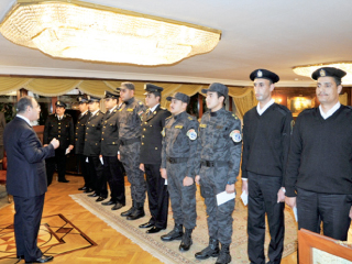 الداخلية تكرم القوات الأمنية التى تصدت للعناصر الإرهابية بالغردقة