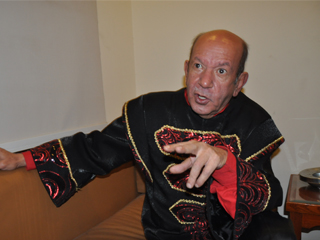 لطفى لبيب: لا أملك مواصفات الجان وأعتبر نفسى خط النصف فى الفن