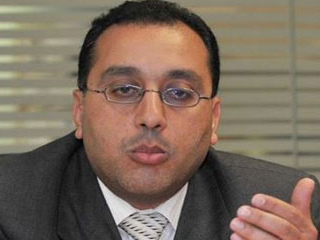 وزير الاسكان يضع اللمسات النهائية على مشروع قانون المياه والصرف الصحى