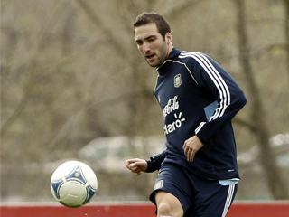 تشيلسى يصارع بايرن ميونيخ لضم هيجواين