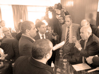 وزير الشئون القانونية يتدخل لفض النازعات