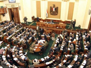 «الخدمة المدنية» و«التوك توك» يشعلان «البرلمان»