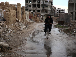 «كيرى»: محادثات السلام السورية تتضح خلال يومين والطيران الروسى يواصل غاراته على «اللازقية»