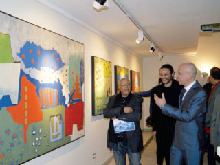 إقبال كبير على معرض «دلالات نباكوف»