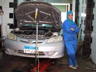 «بنت بـ100» ترفع شعار «هتقدرى» أمام تحديات المرأة