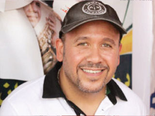 هشام عباس يستعد لتسجيل «3 أغان»