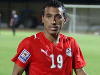 الزمالك يصرف جزءًا من مستحقات لاعبيه.. وعبد الشافى يتوسط لحل مشكلة الأهلى السعودى